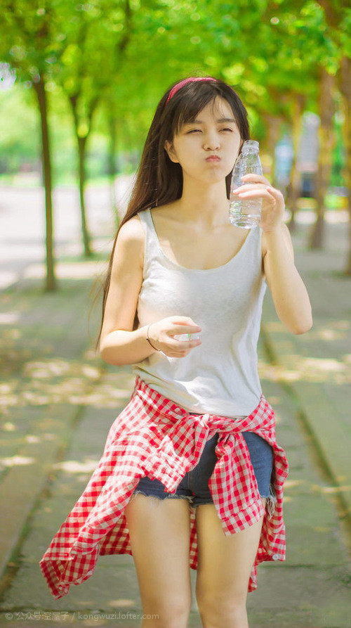 开云体育下载APP-东契奇父亲身份首次公开露面，引爆社交媒体，东契奇 父母